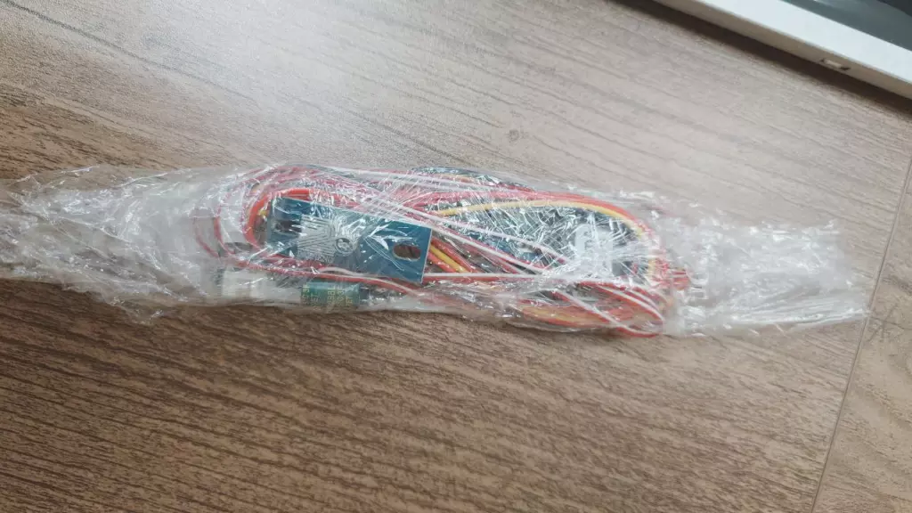 ЖК-мониторы имеют выходы Audio speaker, LVDS, IR, Key, INVERTER, HDMI, DVI и PC-RGB ЖК-мониторы имеют выходы Audio speaker, LVDS, IR, Key, INVERTER, HDMI, DVI и PC-RGB